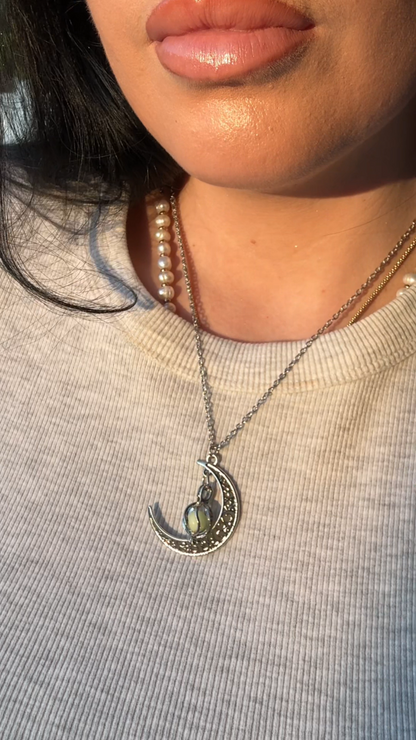 Shadowlune --- Nightglyphs Luminescent Necklace