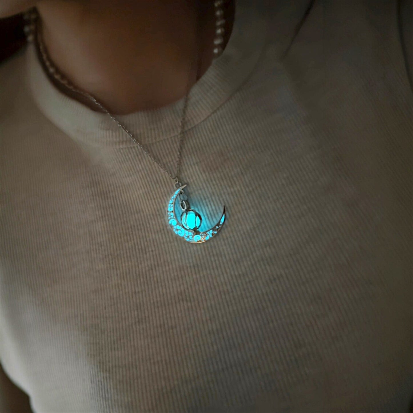 Shadowlune --- Nightglyphs Luminescent Necklace