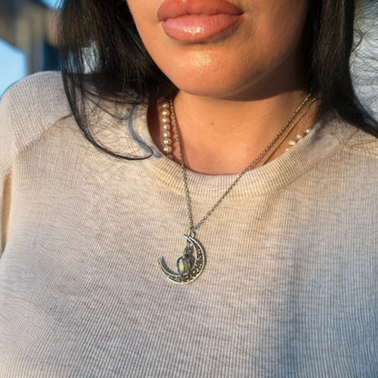 Shadowlune --- Nightglyphs Luminescent Necklace